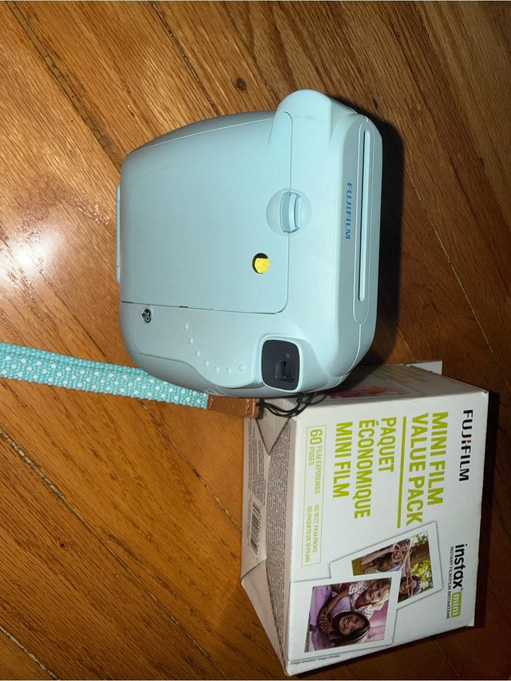 Fujifilm Instax Mini 8. Not Fully Tested, Flash/Lens/Ejection Work, Expired Film